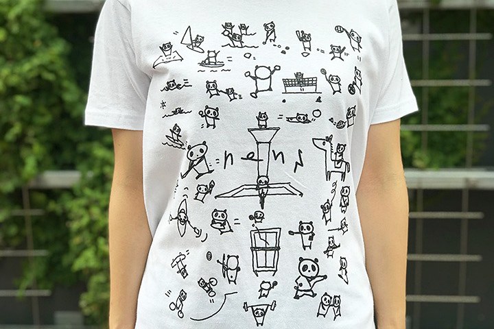 「パンダが運動しているTシャツ」（2808円）