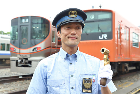 Jr西日本 大阪環状線1系最終運行 オレンジ色 の電車が姿を消した日 トラベル Watch
