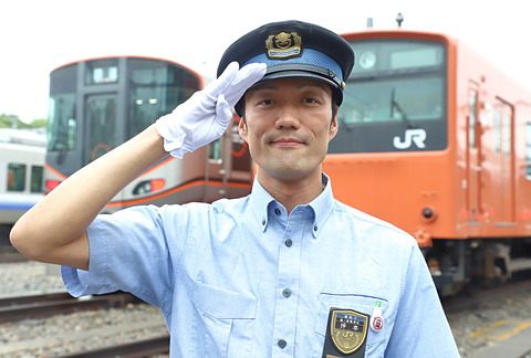 JR西日本、大阪環状線201系最終運行。“オレンジ色”の電車が姿を消した