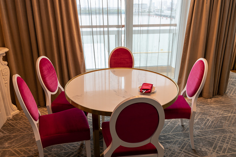 広さと豪華さに加え、露天ジャグジーが自慢のパレス ヴィラ