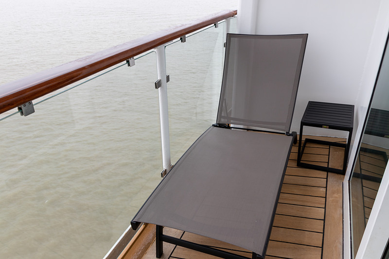 見学した部屋は南国情緒あふれる内装が印象的。最後尾から見えるダイナミックな景色を堪能できる