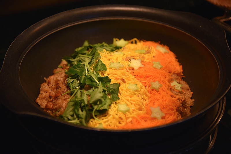 天の川をイメージしたデコレーションが華やかな「五目炊き込みご飯」