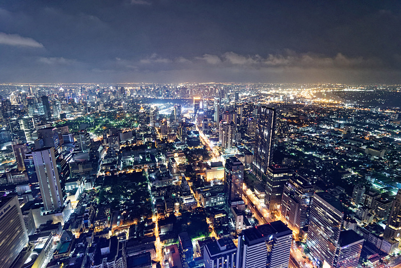 最上階から眺める夜景は息を呑むような絶景
