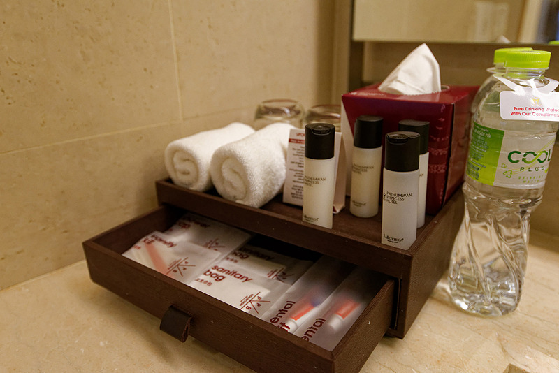 充実のアメニティ。タオルで作られたゾウが出迎えてくれる