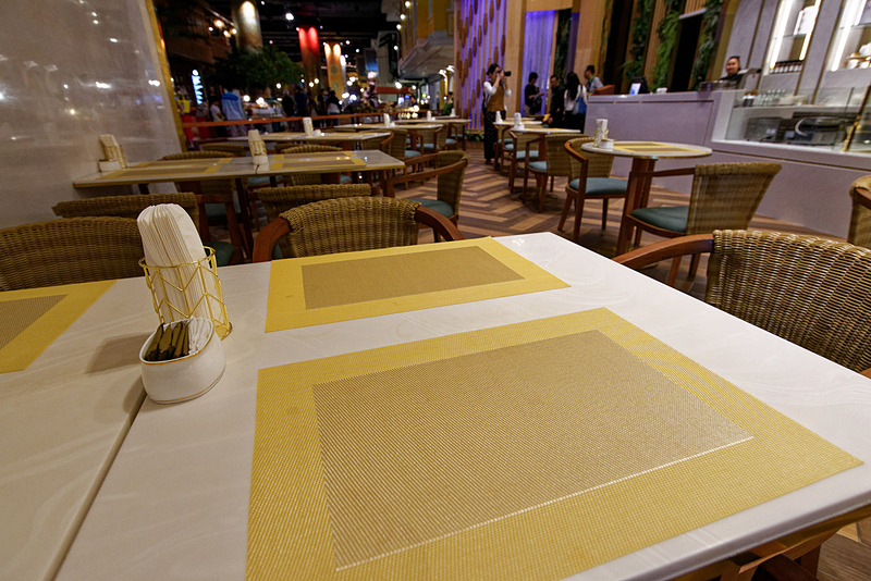 1階にある「Naraya Tea Room」