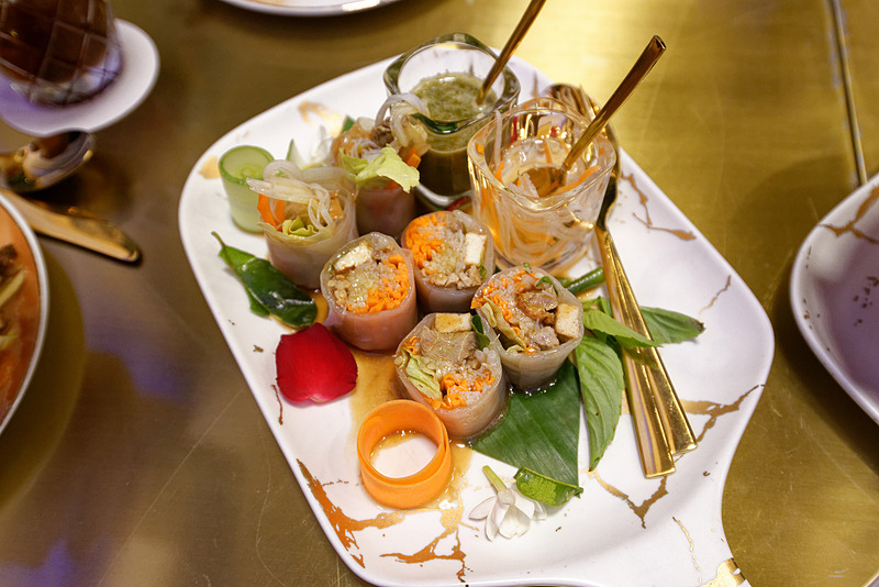 生春巻きとチキンの照り焼き