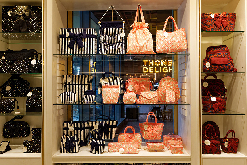 2フロアにまたがる広い店舗だ