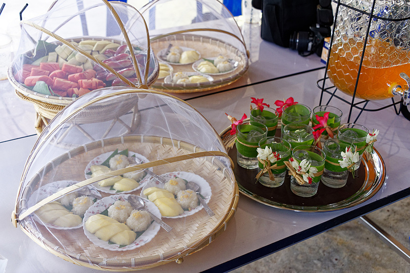 農園のフルーツはもちろんのこと、マンゴーと甘くした餅米を合わせたタイでおなじみのデザート「カオニャオマムアン」も食べられる