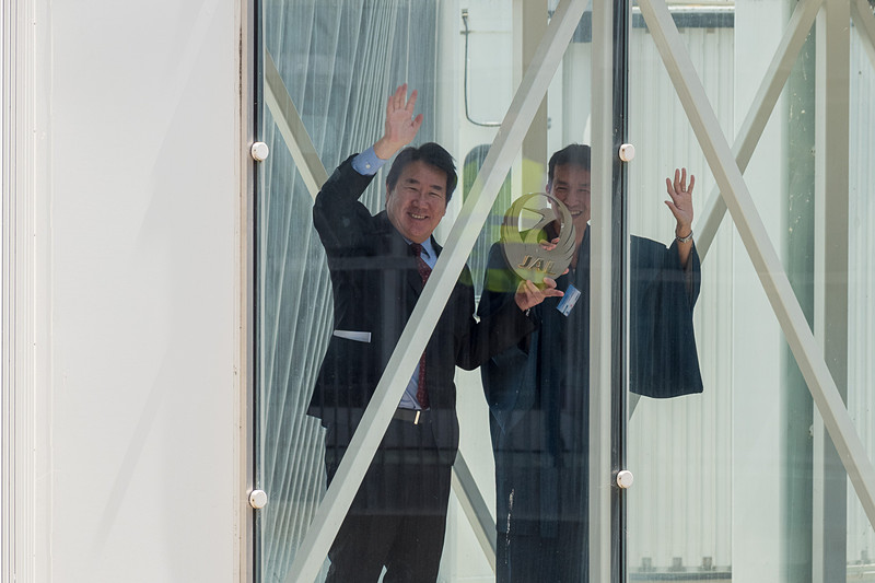 フェリーフライトへ乗り込む植木氏