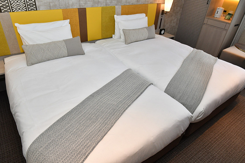 ベッドは1200mm幅のものが2基