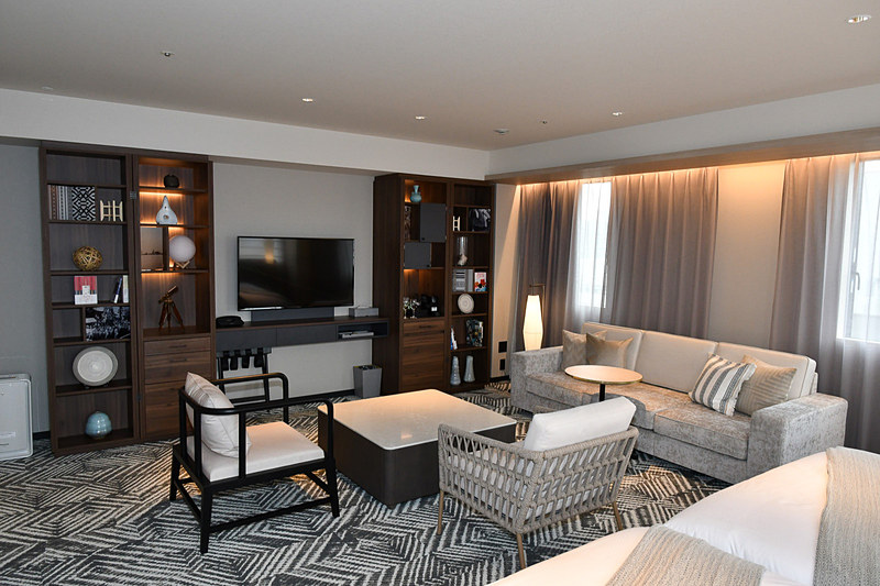 エグゼクティブツイン（ラウンジルーム）の室内全景