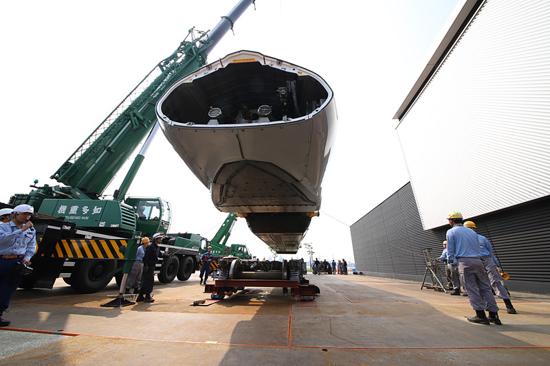 トレーラーの台車を撤去