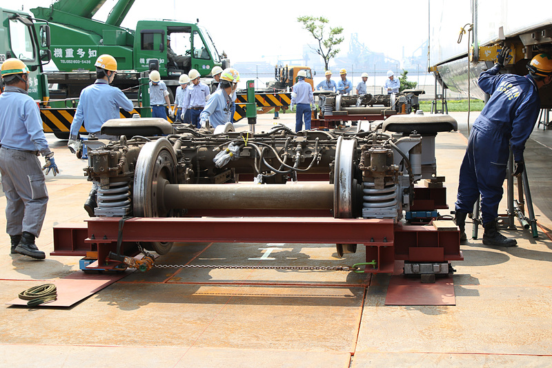 「空気ばね」を取り付けた台車