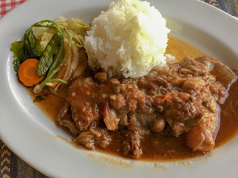 牛スジのトマト煮込み