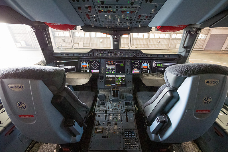 サイドスティックが特徴のコックピット