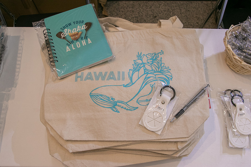 ブースをまわって3個以上のスタンプを集めると、ハワイ州観光局オリジナルグッズなどがもらえるスタンプラリーも実施している