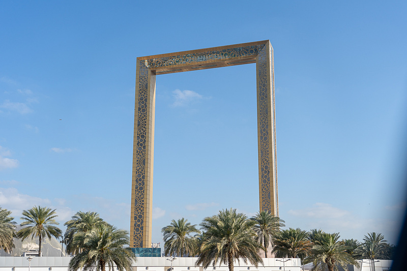 高さ150m、個性的な建物「ドバイフレーム」の内部は博物館になっています