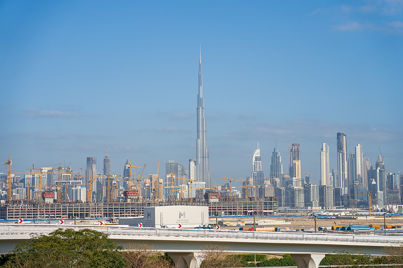 少し離れたところから見てもバージュ・カリファの高さは圧巻