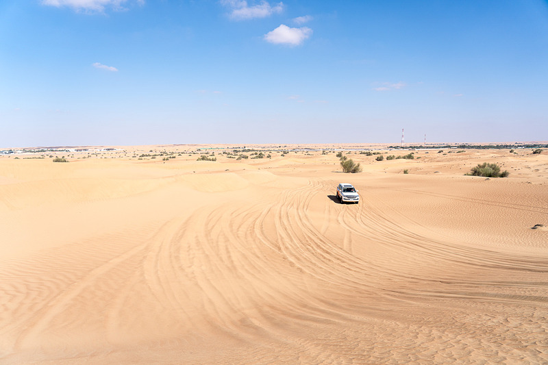 砂漠の砂はサラサラと気持ちがよい