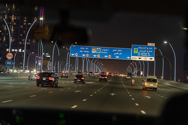 初乗り50ディルハム（約150円）と安いドバイのタクシー。メーターもしっかりしていて安心です