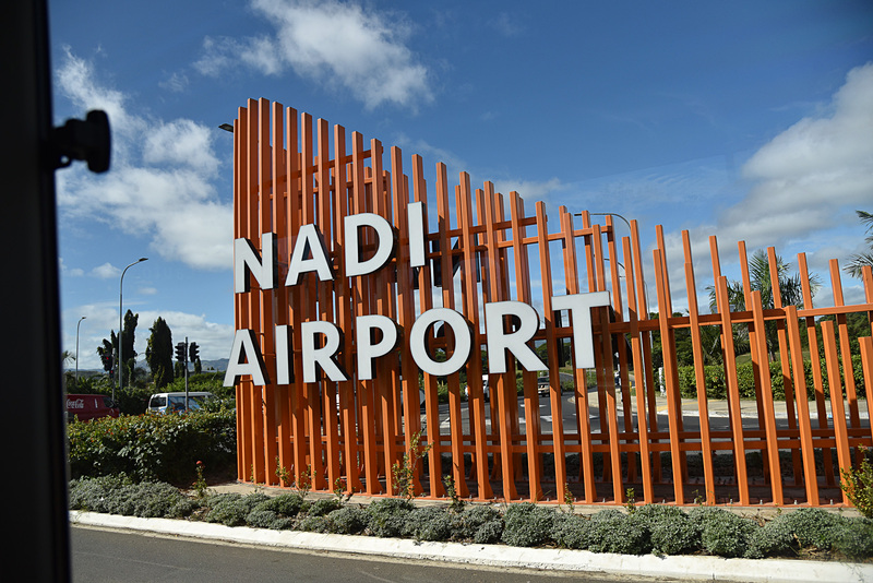 ナンディ国際空港に到着