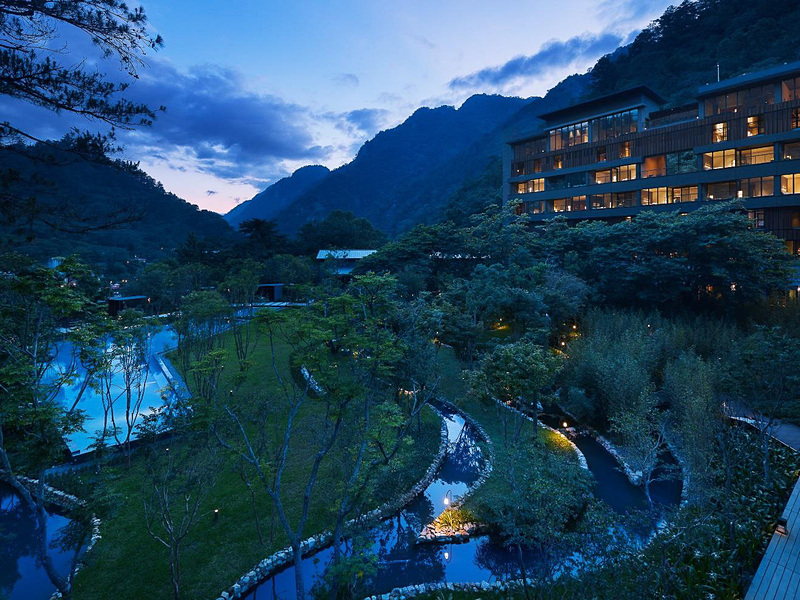 星野リゾートは「星のやグーグァン」を開業した