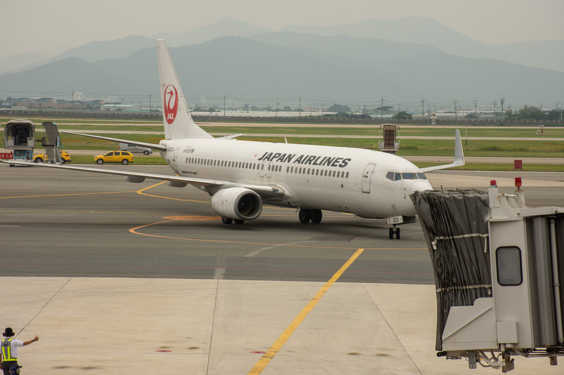 成田から飛来したJL957便はほぼ定刻どおりに釜山へ