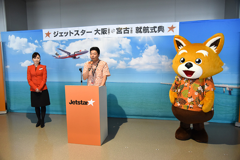 CA（客室乗務員）とともに「ジェッ太」の姿も