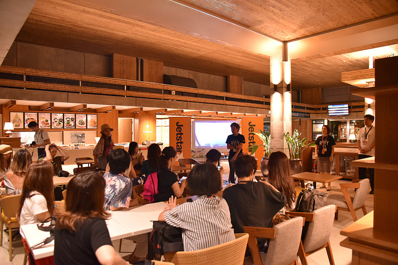 初日には、「みやこ下地島空港ターミナル」のラウンジ棟にて交流会を開催