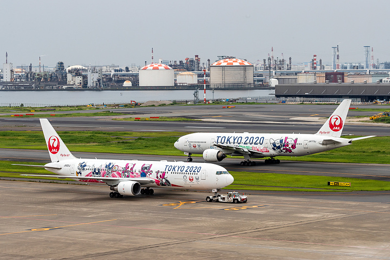 駐機場には1号機の姿も