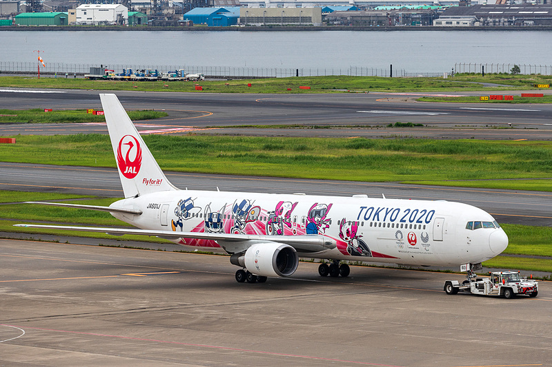 駐機場には1号機の姿も
