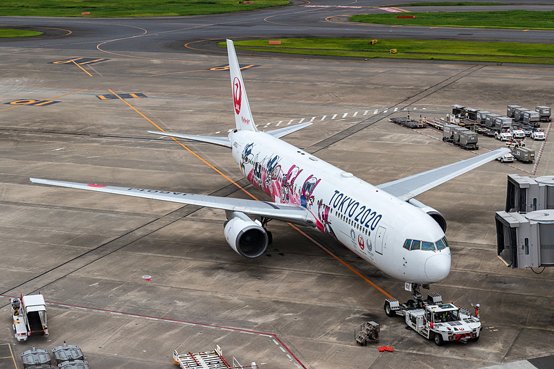 駐機場には1号機の姿も