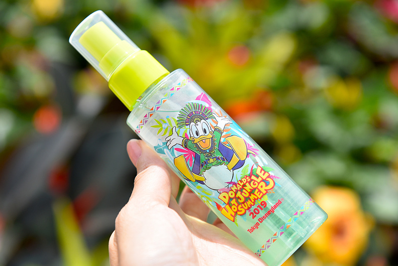 肌にシュッとかけて爽やかに。「オイルインローション」