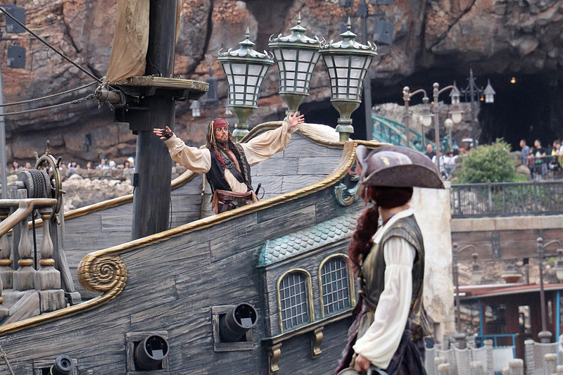 「本物の海賊になりたかったら、もっと修行しろよ！」と言い残して大海原へ