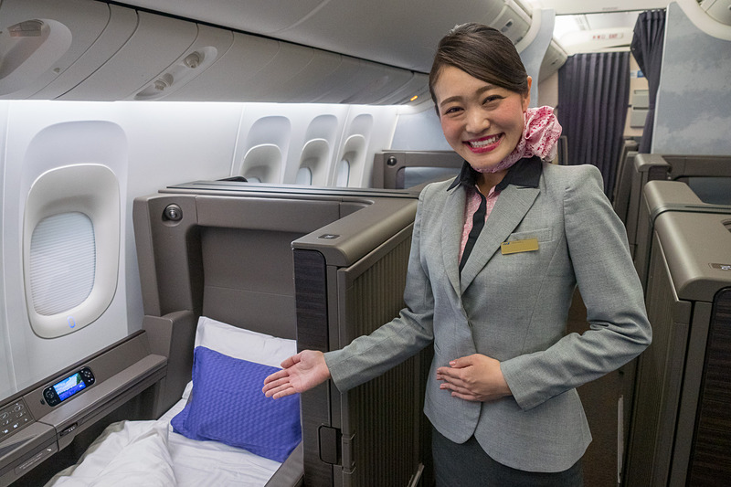 ANAが国際線に導入した新シートを紹介。写真は8席を備えるファーストクラス