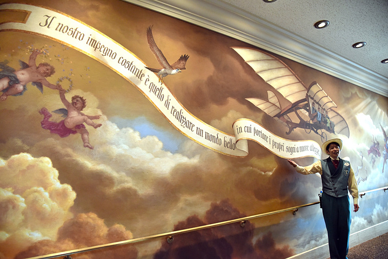 博物館の出口付近には巨大壁画があり、印象的な言葉が綴られていた