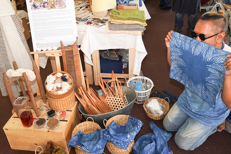 コットンの素材や染めに使う材料