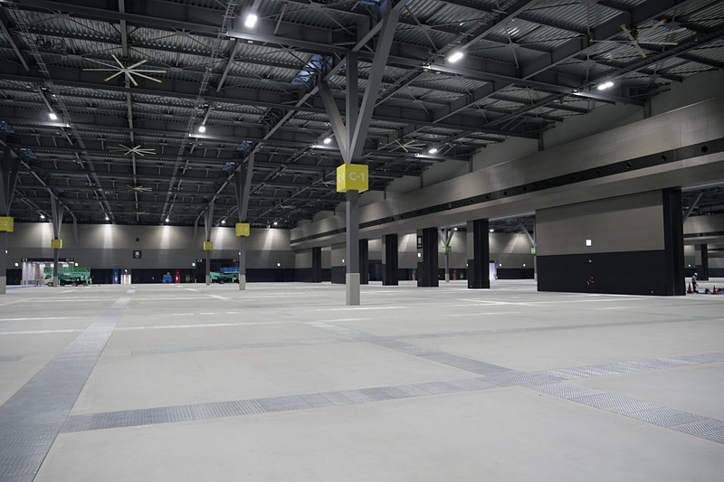 ホールBからFのサイズは、いずれも132×76m