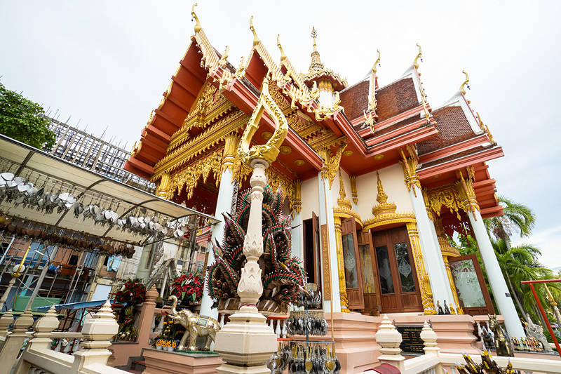 タークシン王がまつられる「ワット・ルン・マハーチャイ・チュンポン」