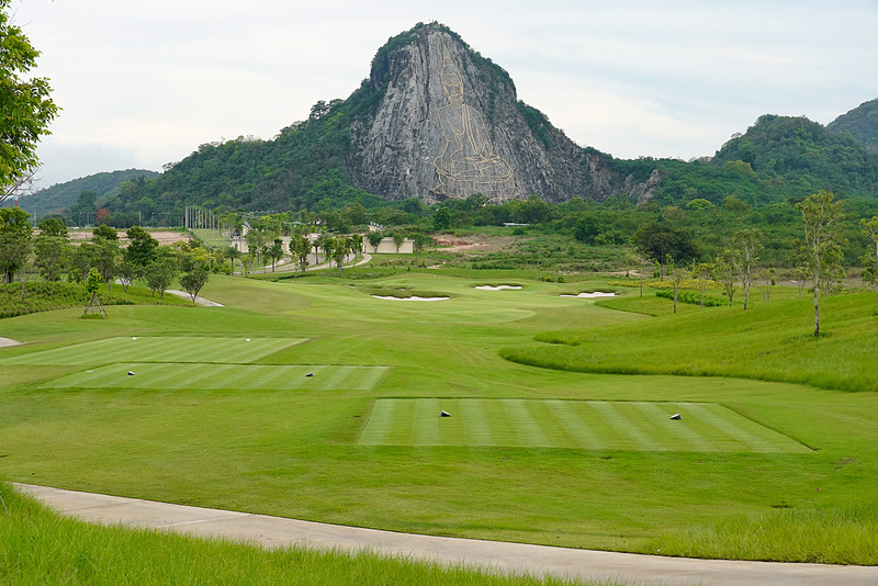 コースからはカオシーチャン大仏壁画がよく見える