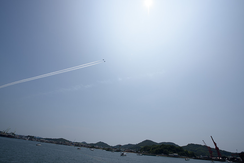 瀬戸内の尾道水道上空をラインアブレスト・ローパス
