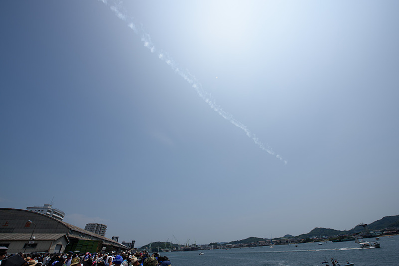 演技後、西の空に飛び去っていった