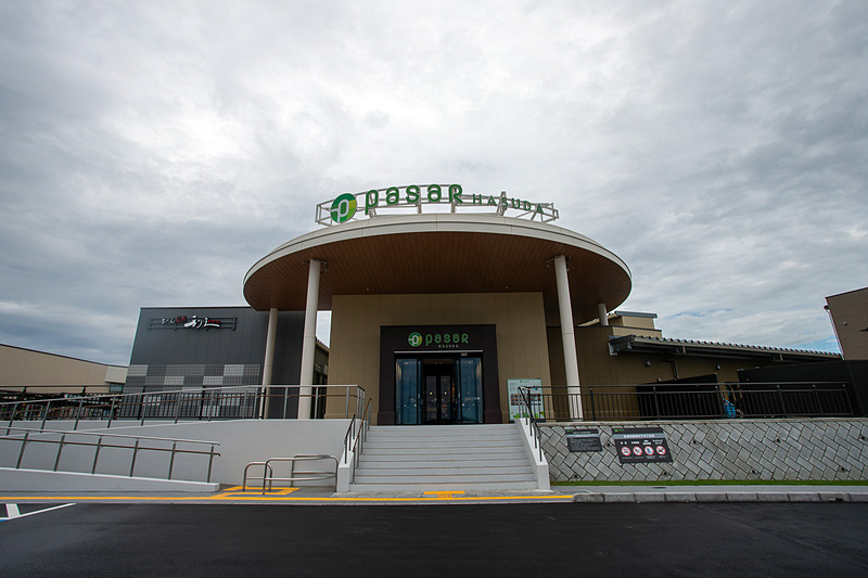 Pasar蓮田は一般道からも利用できる。こちらは一般道側のエントランス