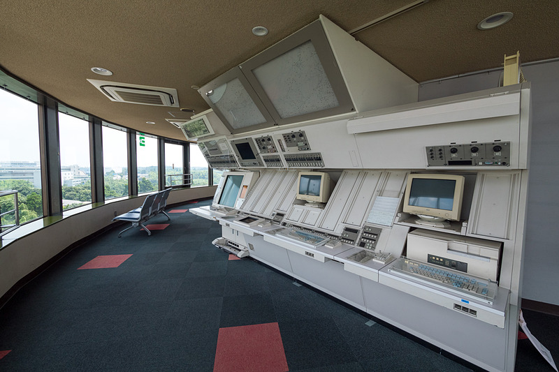 航空管制卓などの設置は従来どおり行なわれている