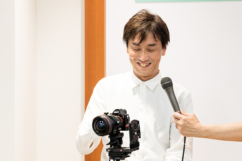 撮影機材を紹介しつつライターの村上俊一氏がタイでのドライブの醍醐味を力説