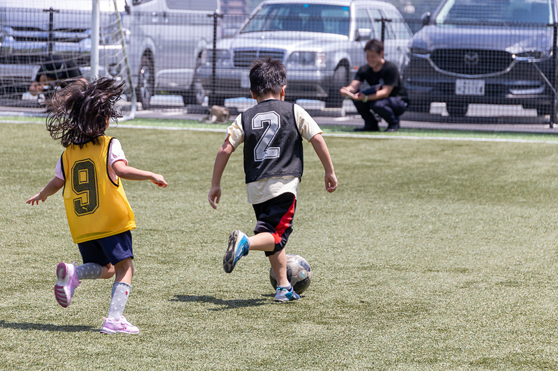 ボールにも慣れ、ミニゲームではいきいきと走り回る子供たち