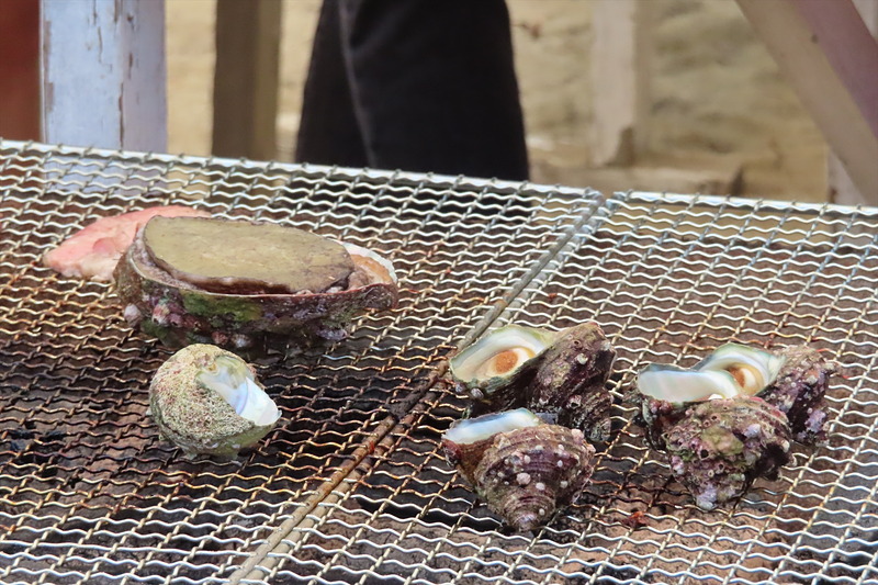 さっそくほかの食材とともに焼かれた