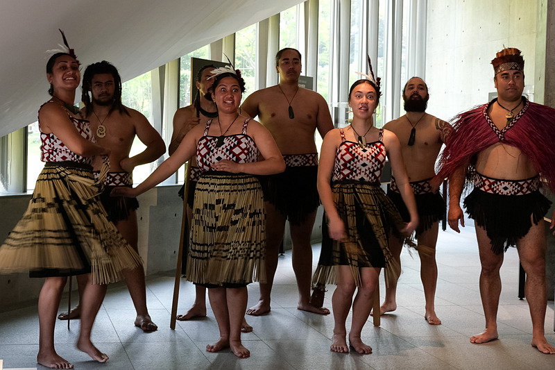 内覧会でパフォーマンスを披露したカパ・ハカチームの「ラウクラ」