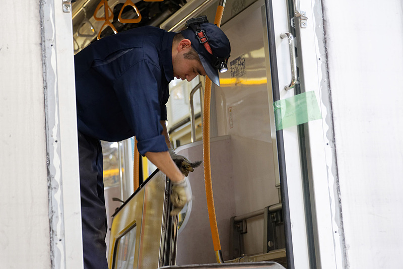 車内も細部まで整備している