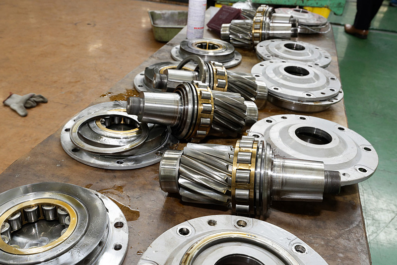 ピニオンギアも分解・清掃